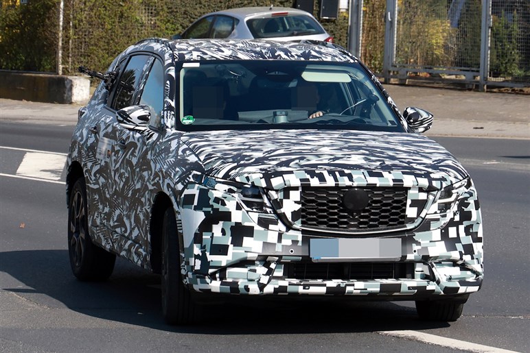 新型CX-5のプロトタイプを捕捉！ 発表直前に姿を現す。中身も超進化、7月10日に全貌公開へ