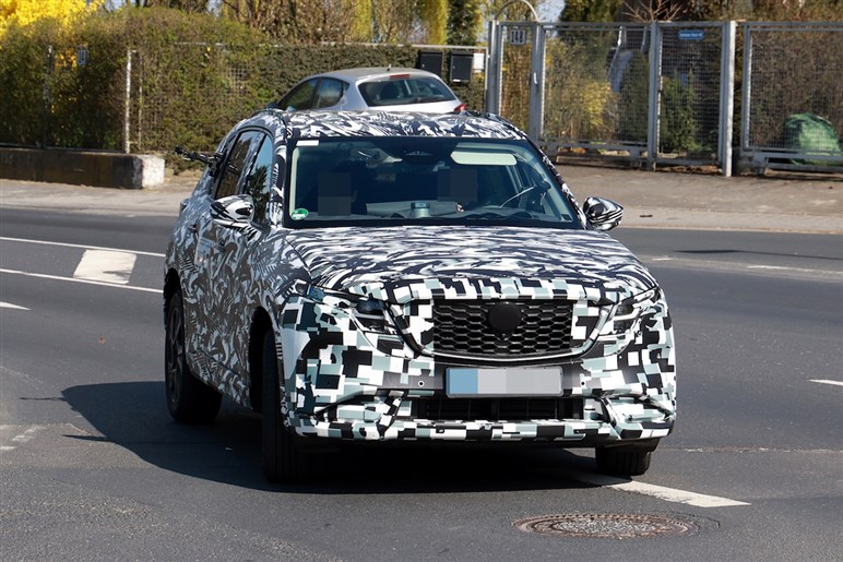 新型CX-5のプロトタイプを捕捉！ 発表直前に姿を現す。中身も超進化、7月10日に全貌公開へ