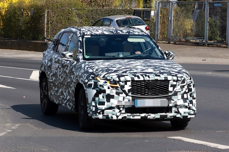 新型CX-5のプロトタイプを捕捉！ 発表直前に姿を現す。中身も超進化、7月10日に全貌公開へ
