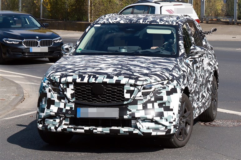 新型CX-5のプロトタイプを捕捉！ 発表直前に姿を現す。中身も超進化、7月10日に全貌公開へ