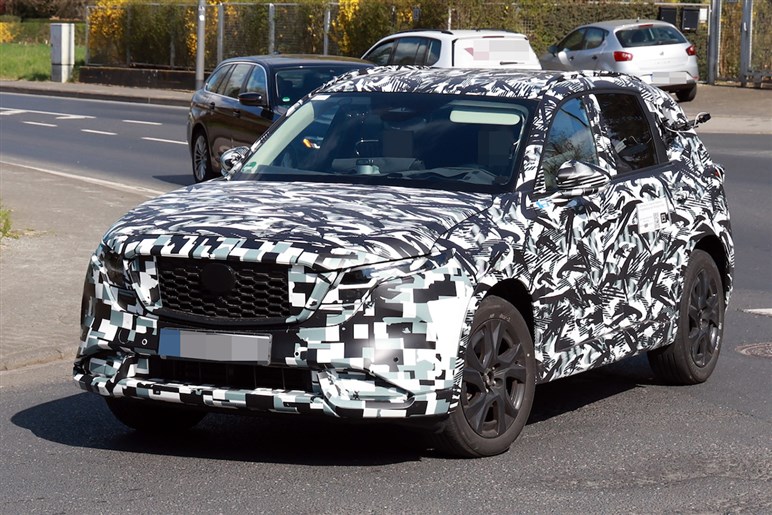 新型CX-5のプロトタイプを捕捉！ 発表直前に姿を現す。中身も超進化、7月10日に全貌公開へ