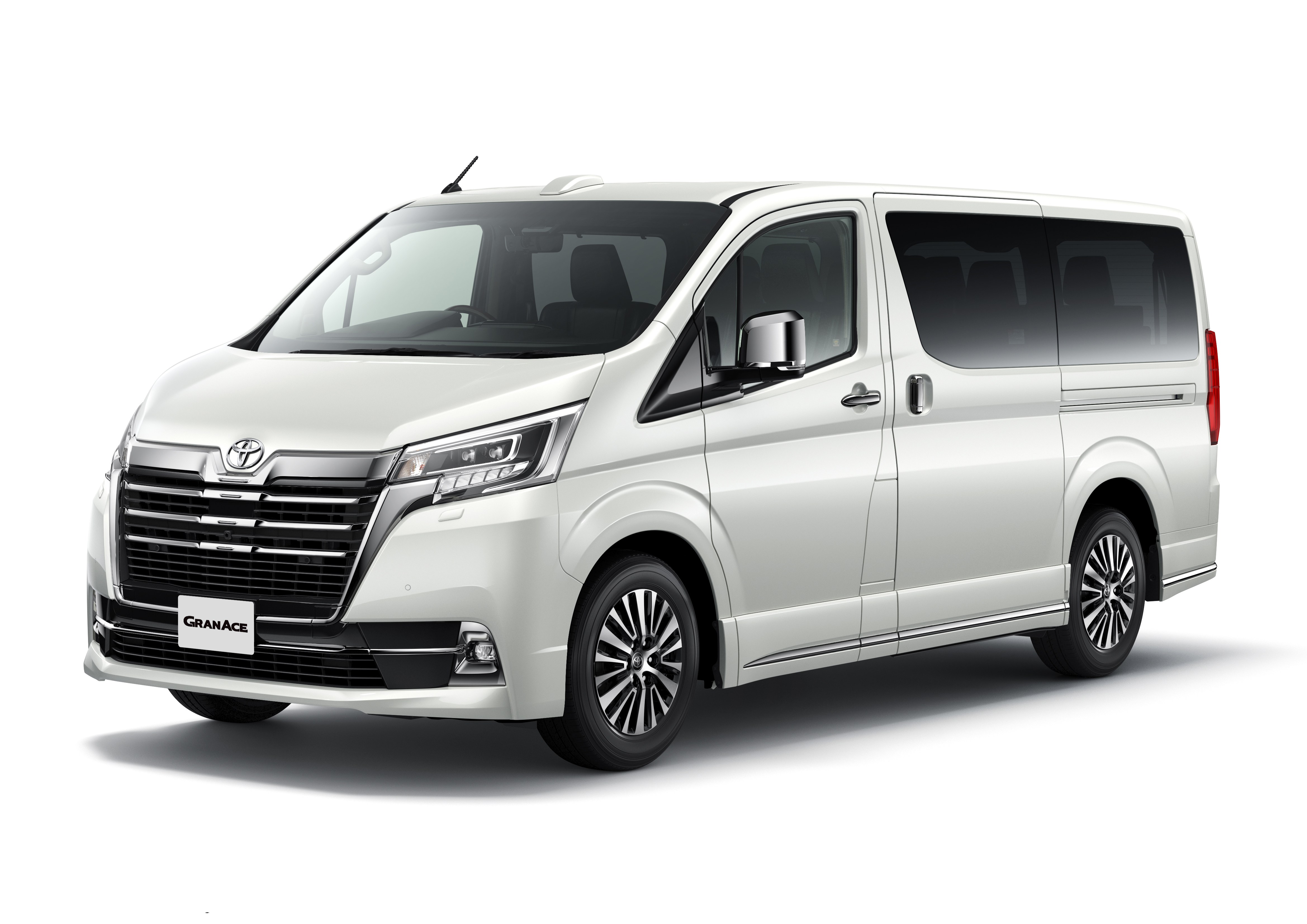 価格は600万円超 トヨタの新型ミニバン グランエース 登場 Gq Japan 自動車情報サイト 新車 中古車 Carview