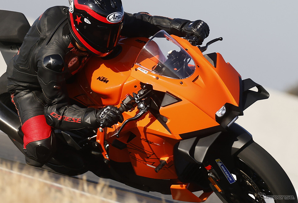【KTM 990RC R 試乗】エキサイティングかつ、人間が操ることができる「良い境界線」…鈴木大五郎