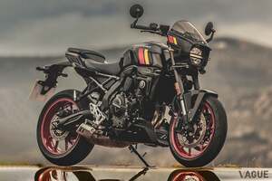 「丸型ヘッドライトとカウル」でクラシック感満点！ スズキの新型ストリートバイク「GSX-8TT」がイメージしたのは「1970年代のロードレーサー」