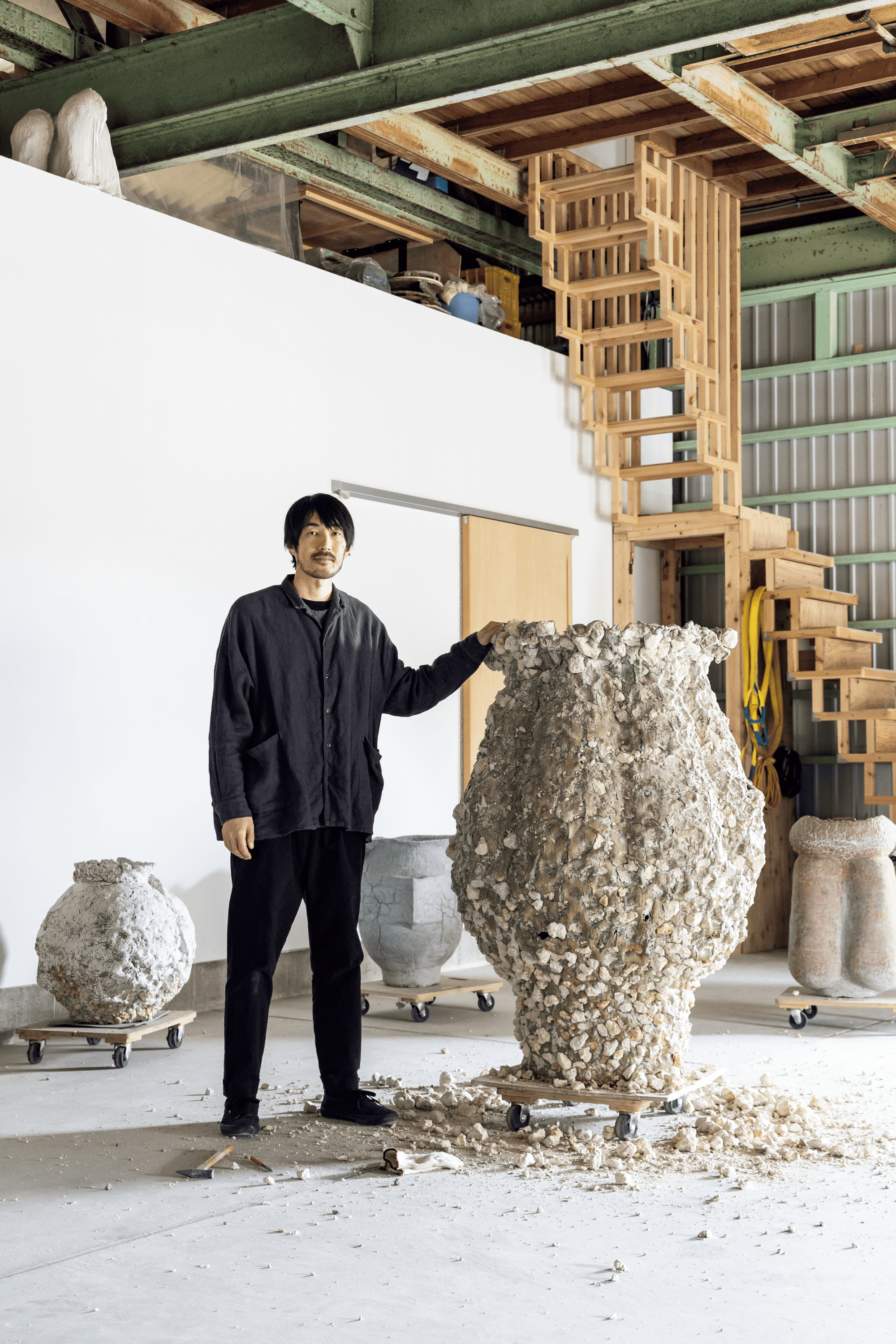 陶芸家・安永正臣が窯の中で変容する器に見出す、柔らかく新しい価値──GQ クリエイティビティ・アワード2025