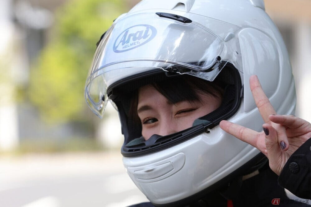 最も安全性の高いヘルメットといえばこの形!! 顔面から顎までをカバーする「フルフェイスヘルメット」とは