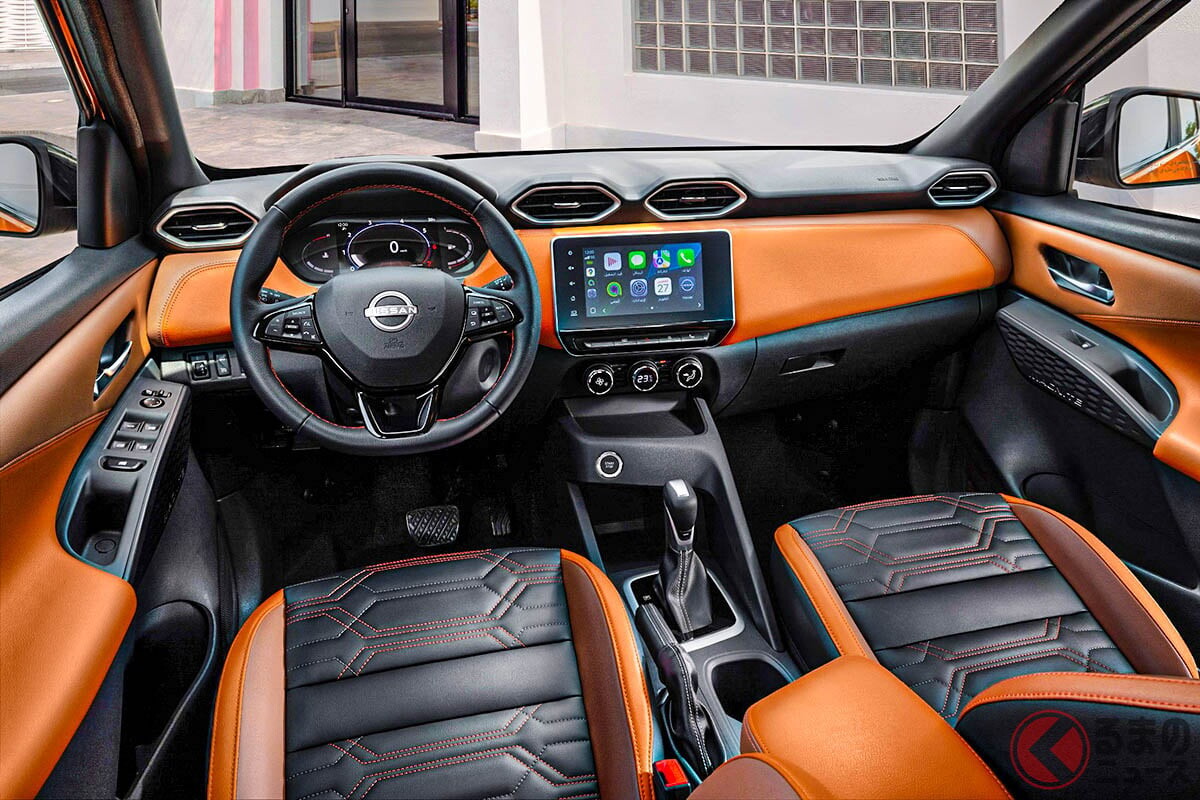 日産“新”「最小・最安SUV」発表！ 全長4m以下の「小さなボディ」＆パワフルな「ターボエンジン」搭載！ タフ顔もイイ「マグナイト」中東に登場
