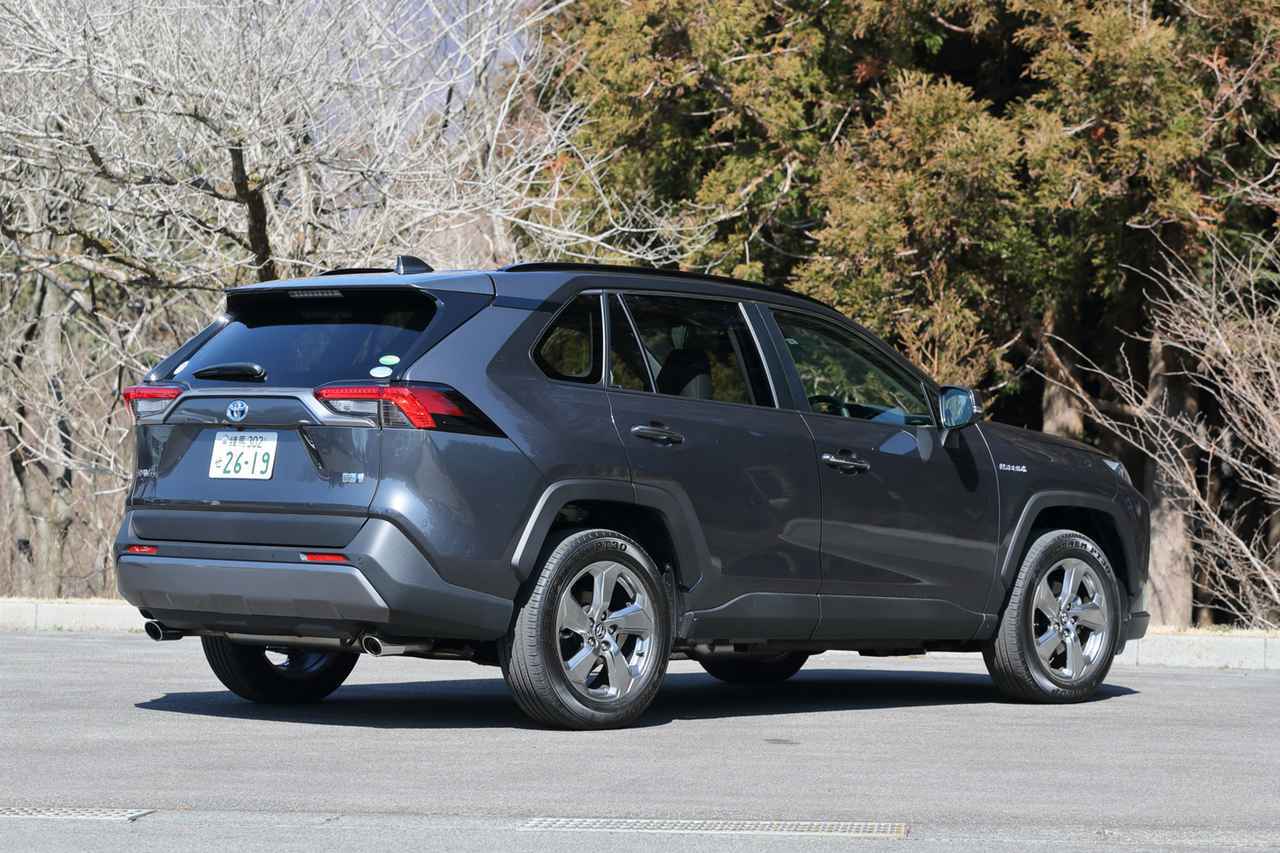 絶対比較 トヨタ Rav4とマツダ Cx 5 ハイブリッドかディーゼルか悩ましい個性派suvの2台 Webモーターマガジン 自動車情報サイト 新車 中古車 Carview