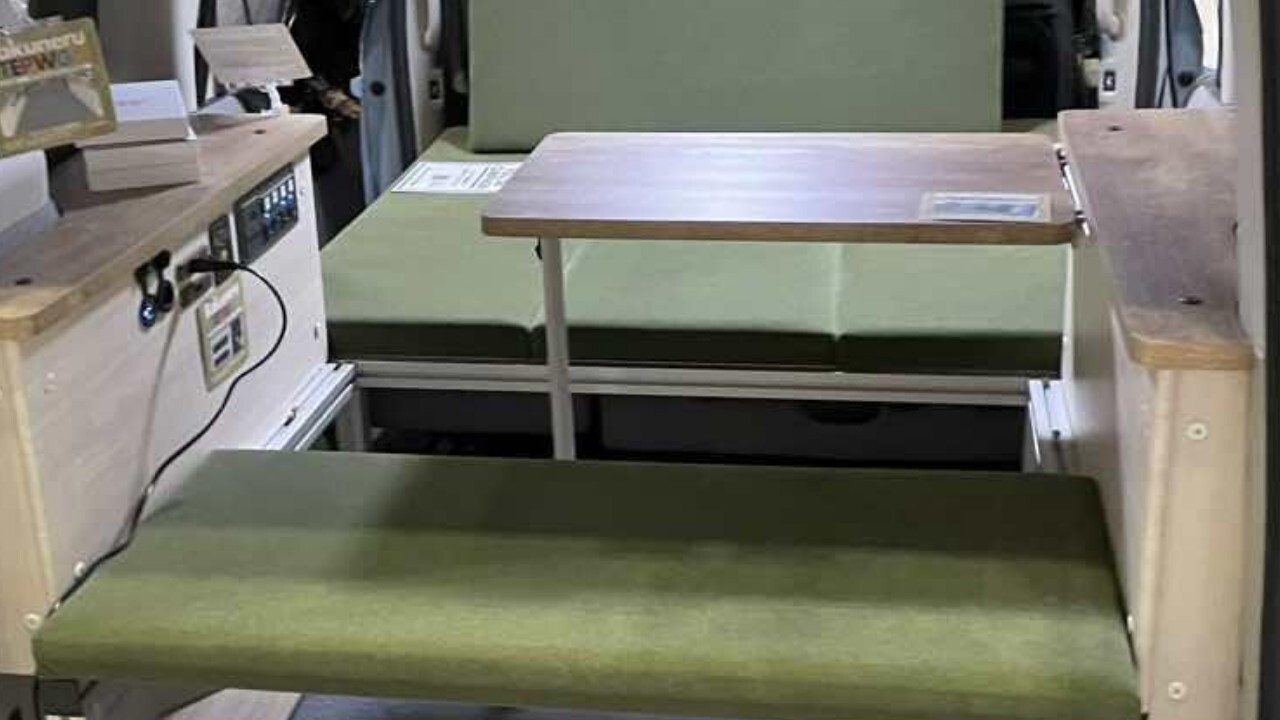 「こんなステップワゴン見たことない」テーブルも収納も全部車内に収まる驚愕の仕掛け。快適すぎて戻れない！