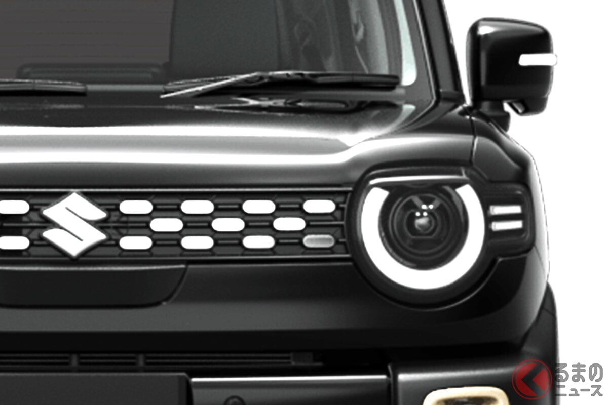 215万円！ スズキ新型「ちいさなSUV」発表！ いつでも「こっちを見てる!?」斬新ヘッドライトがスゴイ！ 8年ぶり“大刷新”した「新型クロスビー」デザインの進化に迫る！