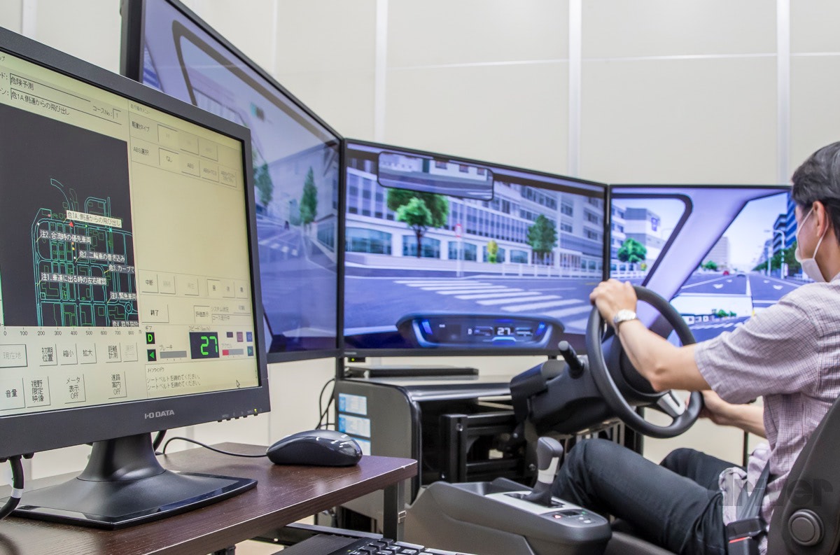 こだわりすぎはホンダのサガ ホンダがドライビングシミュレーターを開発する理由 その2 Driver Web 自動車情報サイト 新車 中古車 Carview