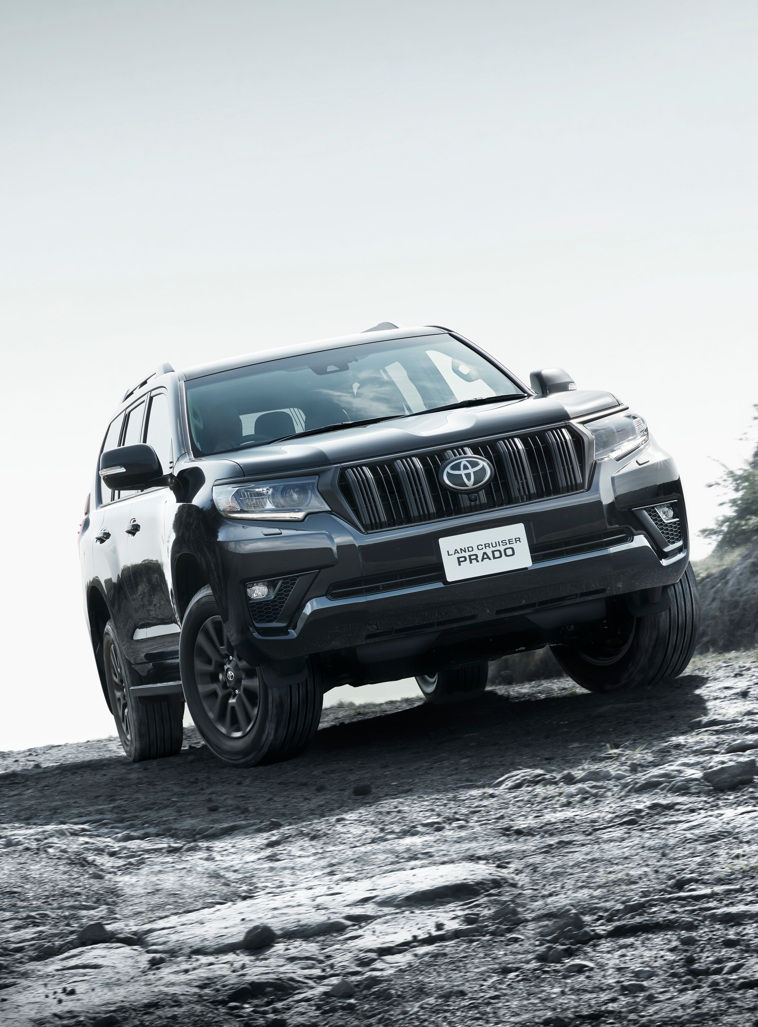 マットブラックで個性を深める──特別なランドクルーザー