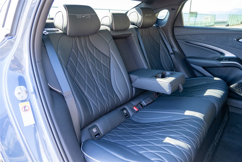 「普通」であることの脅威。BYD「シール」に乗ったらコスパ最強で日本メーカーの将来が心配になった【JAIA】