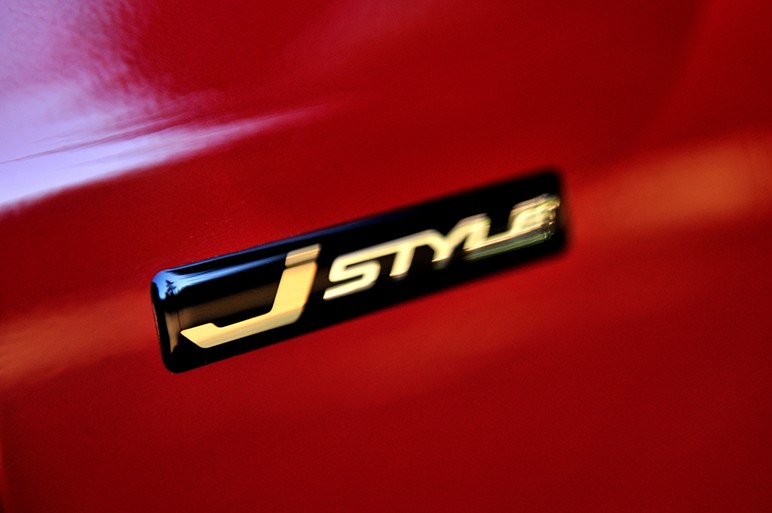 人気のハスラーに特別仕様車「J STYLE」を設定