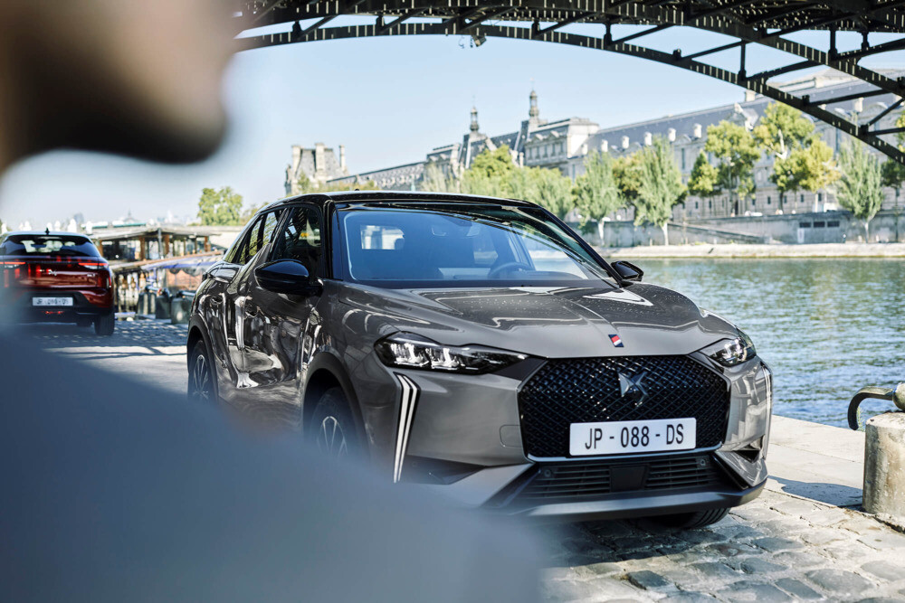 DS3特別仕様車「パフォーマンスライン」　ブラックとアルカンターラでシャープにシックに