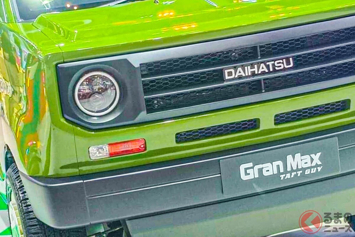 ダイハツの新「商用バン“SUV”」公開！ カクカクな「旧車デザイン」＆便利な「スライドドア」採用！ 全長4m級の「グランマックス タフガイ」尼国に出現
