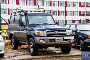 ランクル70のトゥループキャリアは隠れた人気車種？！ 海外限定モデルの全貌に迫る