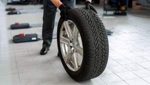 スタッドレスタイヤはいつまで履くもの？確認しておきたい「交換のベストタイミング」