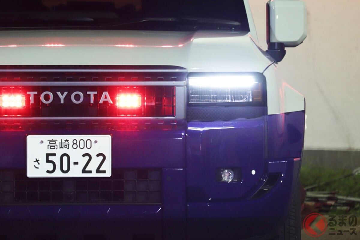 新「ランクル“パトカー”」がスゴイ！ 「プラド」にはなかった“新装備”も採用＆白紺ツートンがカッコイイ！ 「特別装備」多数のネクスコ関東「ランクル250」の気になる仕様とは？