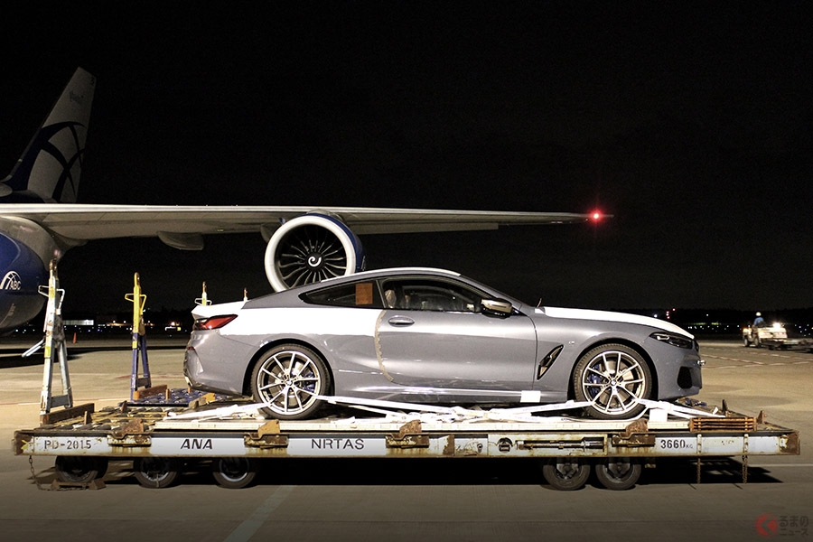 BMW新型8シリーズ・クーペ30台がチャーター便で到着！　クリスマス納車を実現する同メーカーの“粋な計らい”
