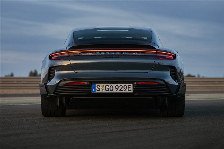 【早ければ2025年内登場】「718ケイマン EV」が開発最終段階に突入 “電動でもミッドシップ”にこだわる理由とは？