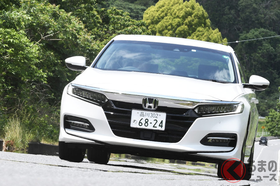 ホンダが「新型セダン」実車展示！ めちゃ速そうな「RS」も用意？ 全面刷新の“流麗スポーツセダン”新型「アコード」尼でも登場か!? 日本導入はどうなるのか