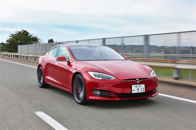 テスラが無料アップデート。オートパイロット機能はどう進化した？