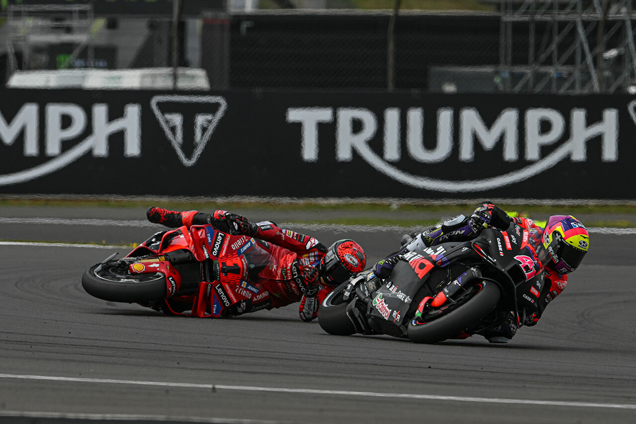 スプリントで転倒したふたりのライダー。バニャイアのミスとM.マルケスがフロントに選んだハード／第10戦イギリスGP