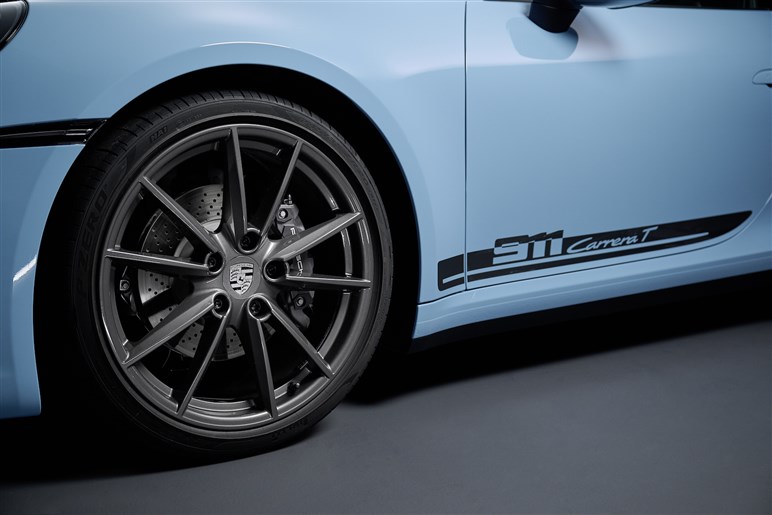 ポルシェ「911カレラT」が予約開始。”ツーリング”の名を冠したライトウェイトスポーツモデル、価格は1640万円