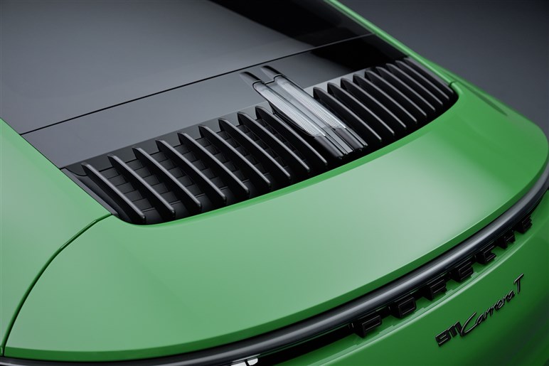 ポルシェ「911カレラT」が予約開始。”ツーリング”の名を冠したライトウェイトスポーツモデル、価格は1640万円