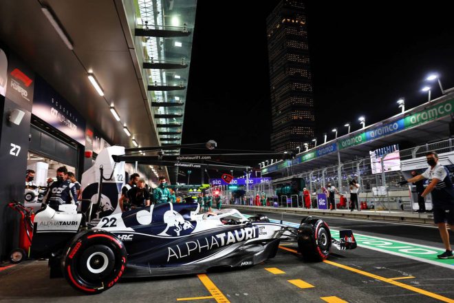 角田裕毅f1第2戦密着 急にエンジンから変な音がして完全に止まった 3日連続でトラブル発生 原因究明と対策が急務 Autosport Web 自動車情報サイト 新車 中古車 Carview