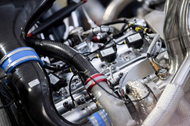 ジェネシスがGMR-001に「命を吹き込む」。直4ベースV8エンジンの搭載と初始動を確認