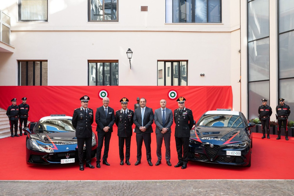 【緊急車両に採用】マセラティMCプーラとアルファ・ロメオ・ジュリアをイタリア国家憲兵隊が導入
