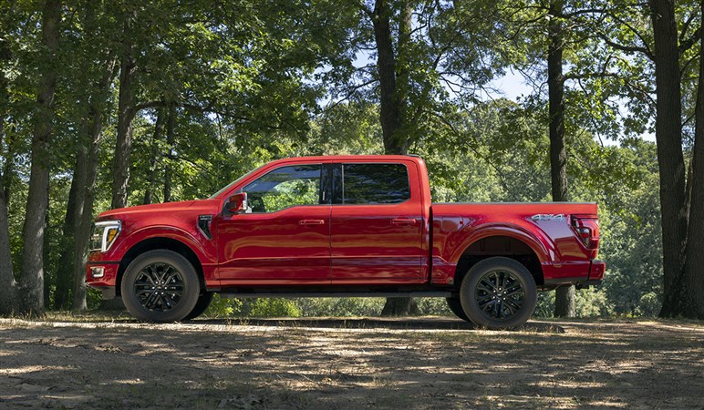 トランプ大統領に伝えたい「なぜアメ車は日本で売れないのか？」魅力はあるのに届かない…アメリカ車の悲哀