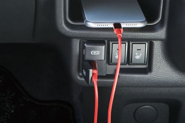 【新型ムーヴばかり話題だけど】早速スズキが刺客「ワゴンRスマイル」の特別仕様車を送り込んできた！ 装備と戦略を改めてチェック