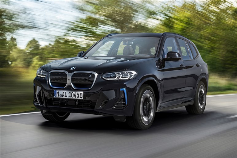 【心機一転】「EQC」改め新型「GLC EV」のデザインがほぼ判明。ガソリン車と“共通顔”に…25年公開へ