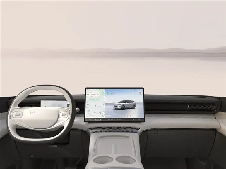 【中国のテスラ】こと急成長ブランド「ニオ」に乗った。驚きの新機能“交換式バッテリー”はアリかナシか？