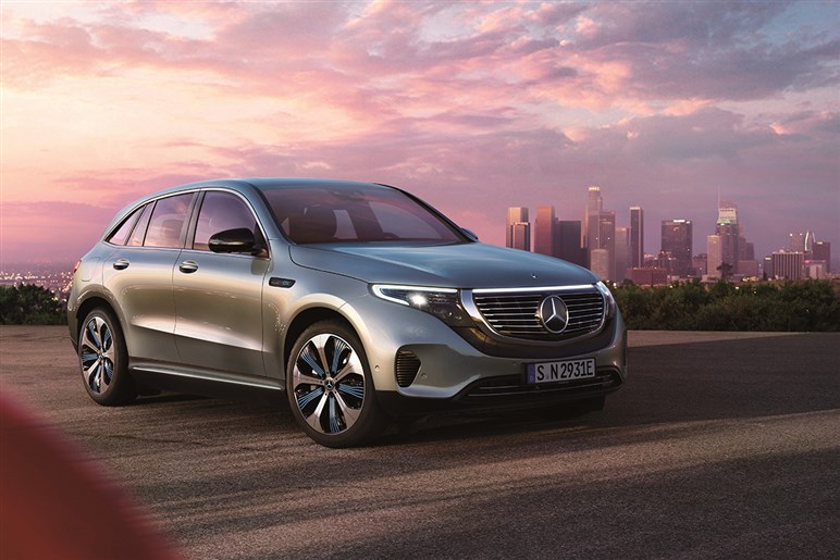 【心機一転】「EQC」改め新型「GLC EV」のデザインがほぼ判明。ガソリン車と“共通顔”に…25年公開へ