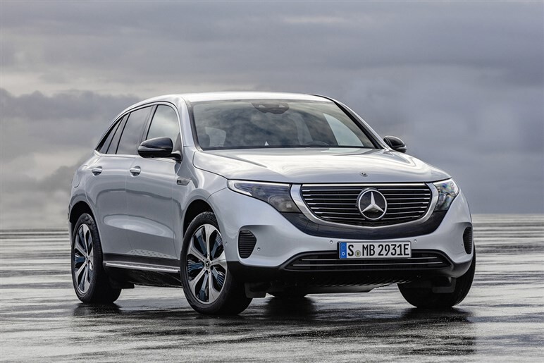 【心機一転】「EQC」改め新型「GLC EV」のデザインがほぼ判明。ガソリン車と“共通顔”に…25年公開へ