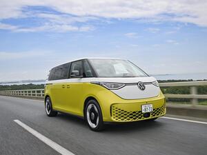 【試乗】フォルクスワーゲン ID.Buzzの日本での取り回しは大丈夫？ ついに一般公道で実力をチェックする機会を得た！
