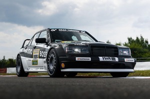 メルセデス・ベンツ『190E』　来年のニュル24時間レースに参戦決定　レトロなレーシングカー