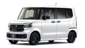 より洗練されたN-BOXカスタムへ。黒のアクセント効かせた特別仕様車「ブラックスタイル」