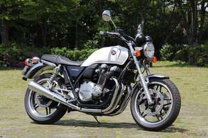 人気モデル、カワサキ「Z1」やホンダ「B750フォア」はネイキッドに属さない!? では「ネイキッド」とは一体なに？