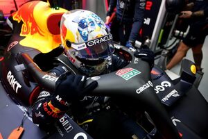 角田裕毅「良い初日。自信を持ってマシンをコントロールでき、ペースもいい」FP1でのマックス超えには、元王者が大きな期待