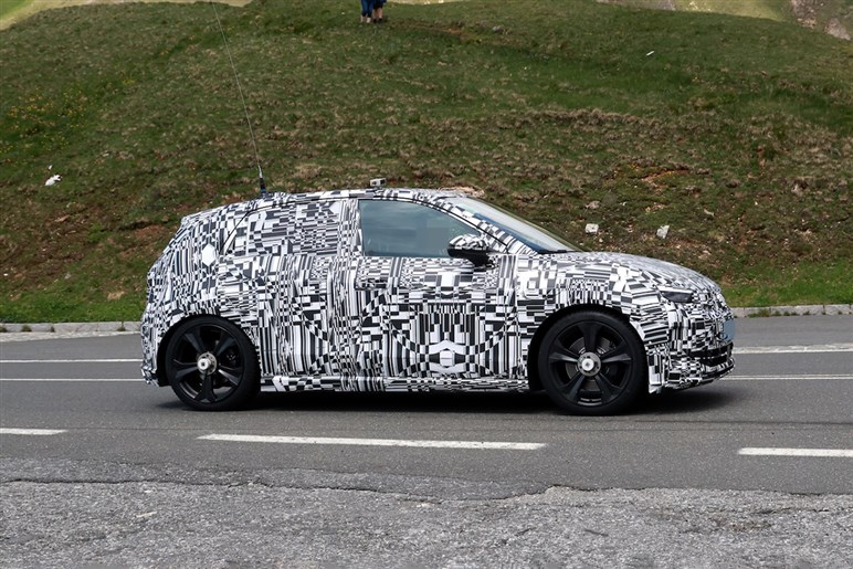【新たな“R”が爆誕？】VW新型「ID.2 R」が406馬力で登場か。エントリーEVなのに“ゴルフR超え”の実力