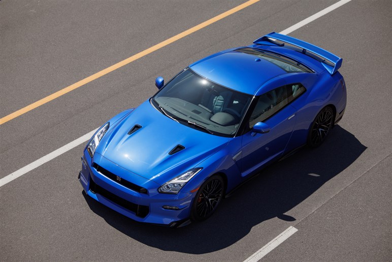 【実際どうなの？】惜しまれつつ生産終了となった「GT-R」オーナーの本音…登場から18年も走りはまだまだ一級品