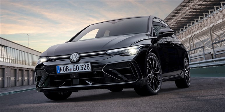 【新たな“R”が爆誕？】VW新型「ID.2 R」が406馬力で登場か。エントリーEVなのに“ゴルフR超え”の実力
