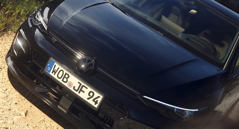 【新たな“R”が爆誕？】VW新型「ID.2 R」が406馬力で登場か。エントリーEVなのに“ゴルフR超え”の実力