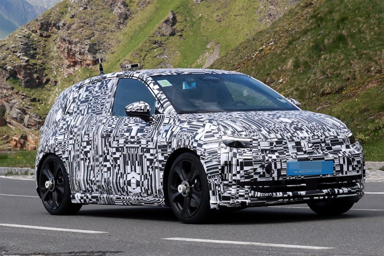 【新たな“R”が爆誕？】VW新型「ID.2 R」が406馬力で登場か。エントリーEVなのに“ゴルフR超え”の実力