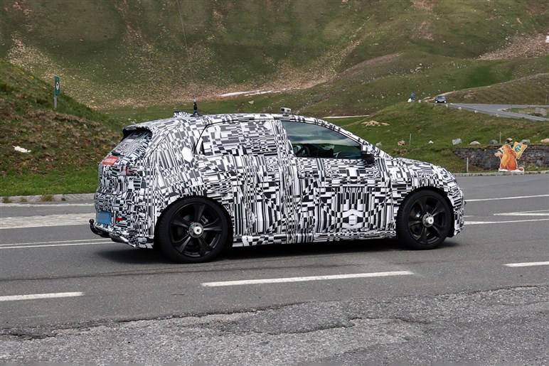 【新たな“R”が爆誕？】VW新型「ID.2 R」が406馬力で登場か。エントリーEVなのに“ゴルフR超え”の実力